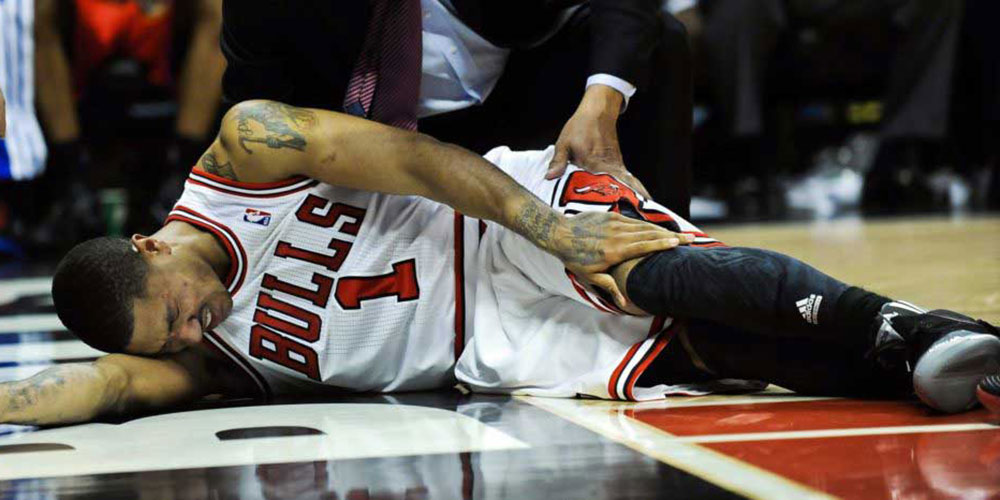 Derrick Rose, NBA žaidėjas, patyrė priekinio kryžminio raiščio traumą